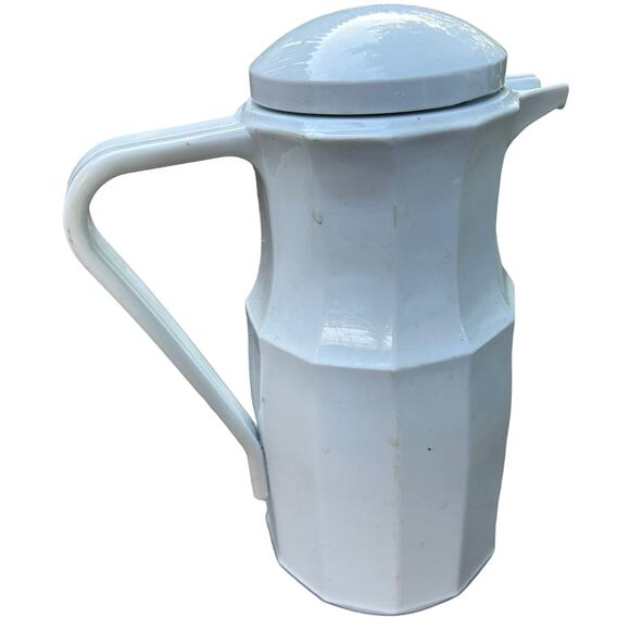 HomeTrends Hot & Cold 1 Quart Contemporary Carafe with Glass Liner - Picture 1 of 8